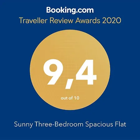 Sunny Three-bedroom Spacious Flat アパート