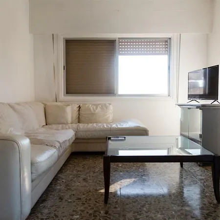 Apartment Sunny Three-bedroom Spacious Flat *