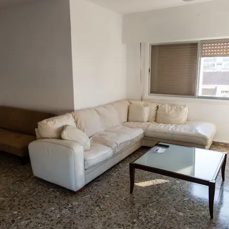 Sunny Three-bedroom Spacious Flat Apartament